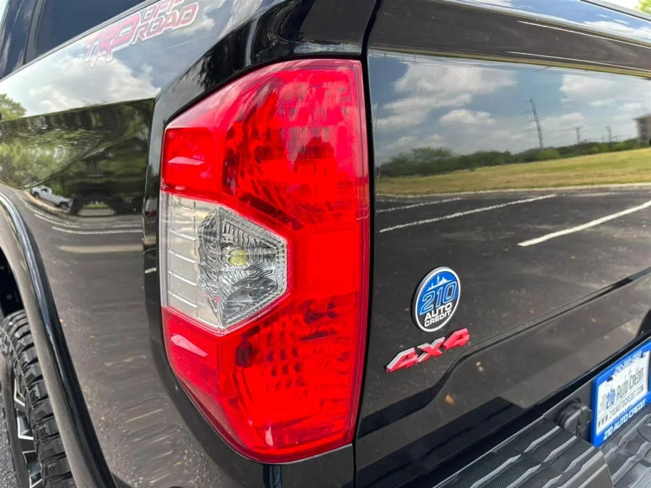Toyota Tundra  2016