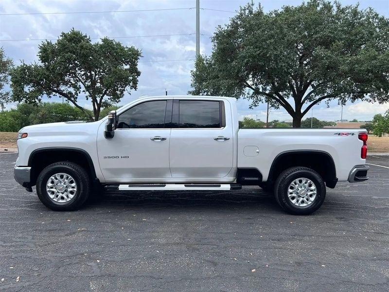 Chevrolet Silverado 3500HD  2024