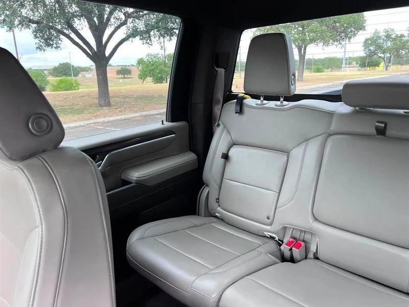 Chevrolet Silverado 3500HD  2024