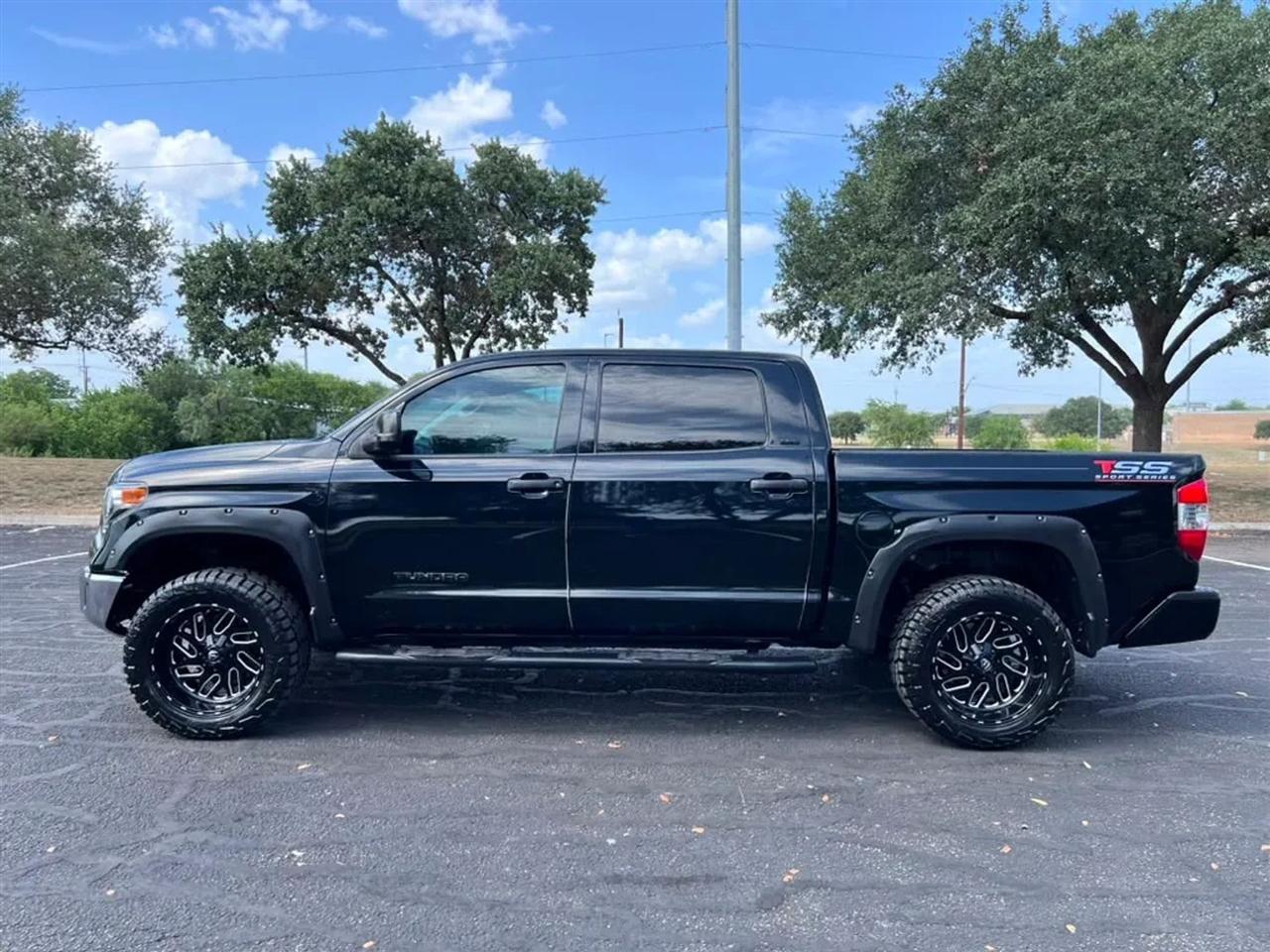 Toyota Tundra  2019