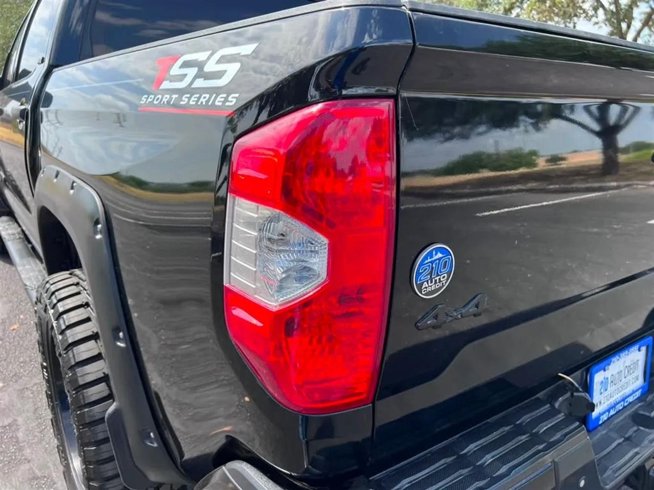 Toyota Tundra  2019