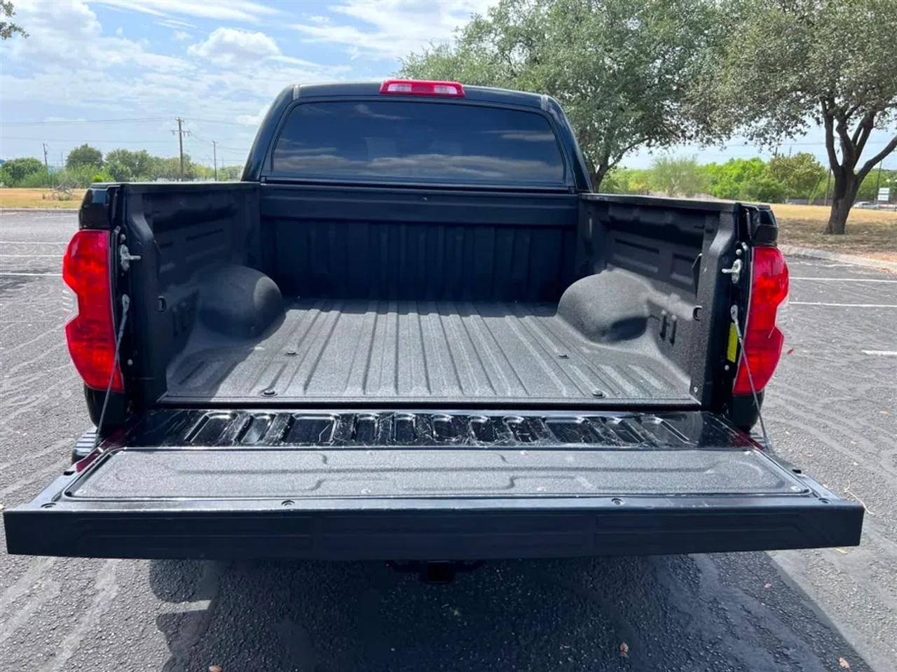 Toyota Tundra  2019