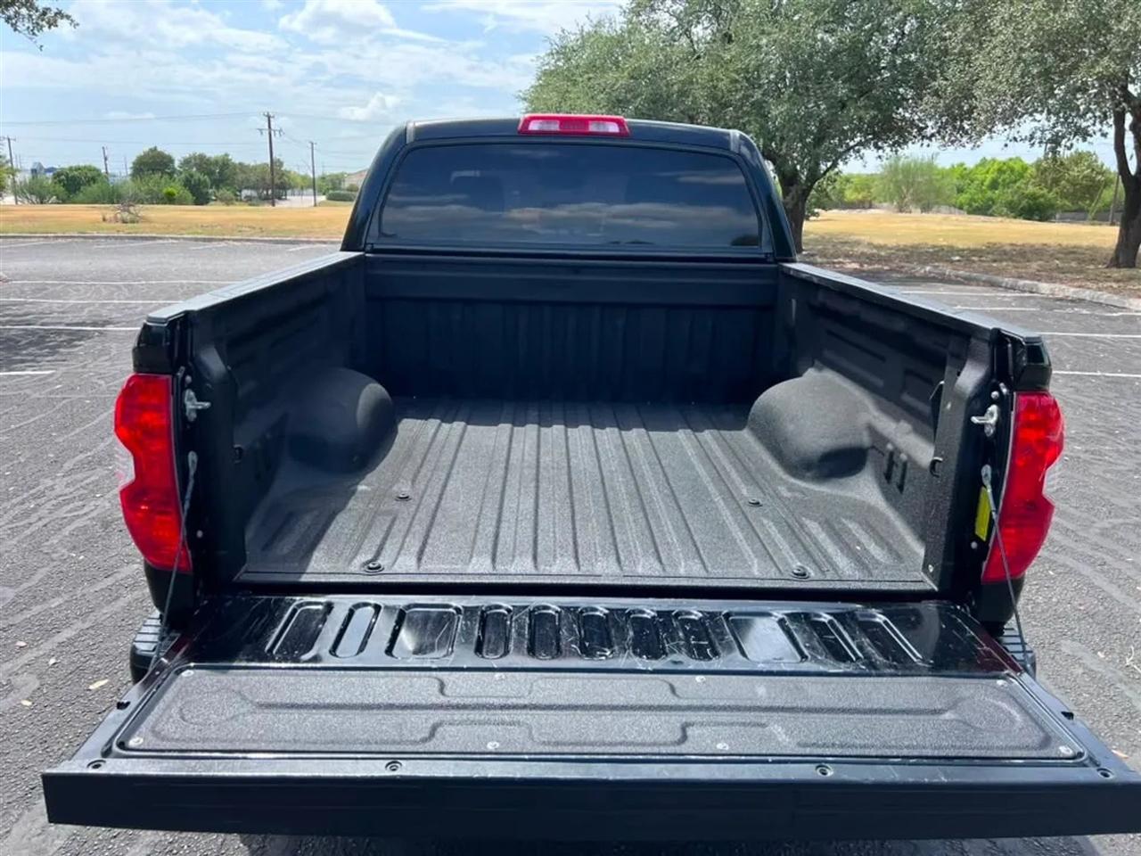 Toyota Tundra  2019