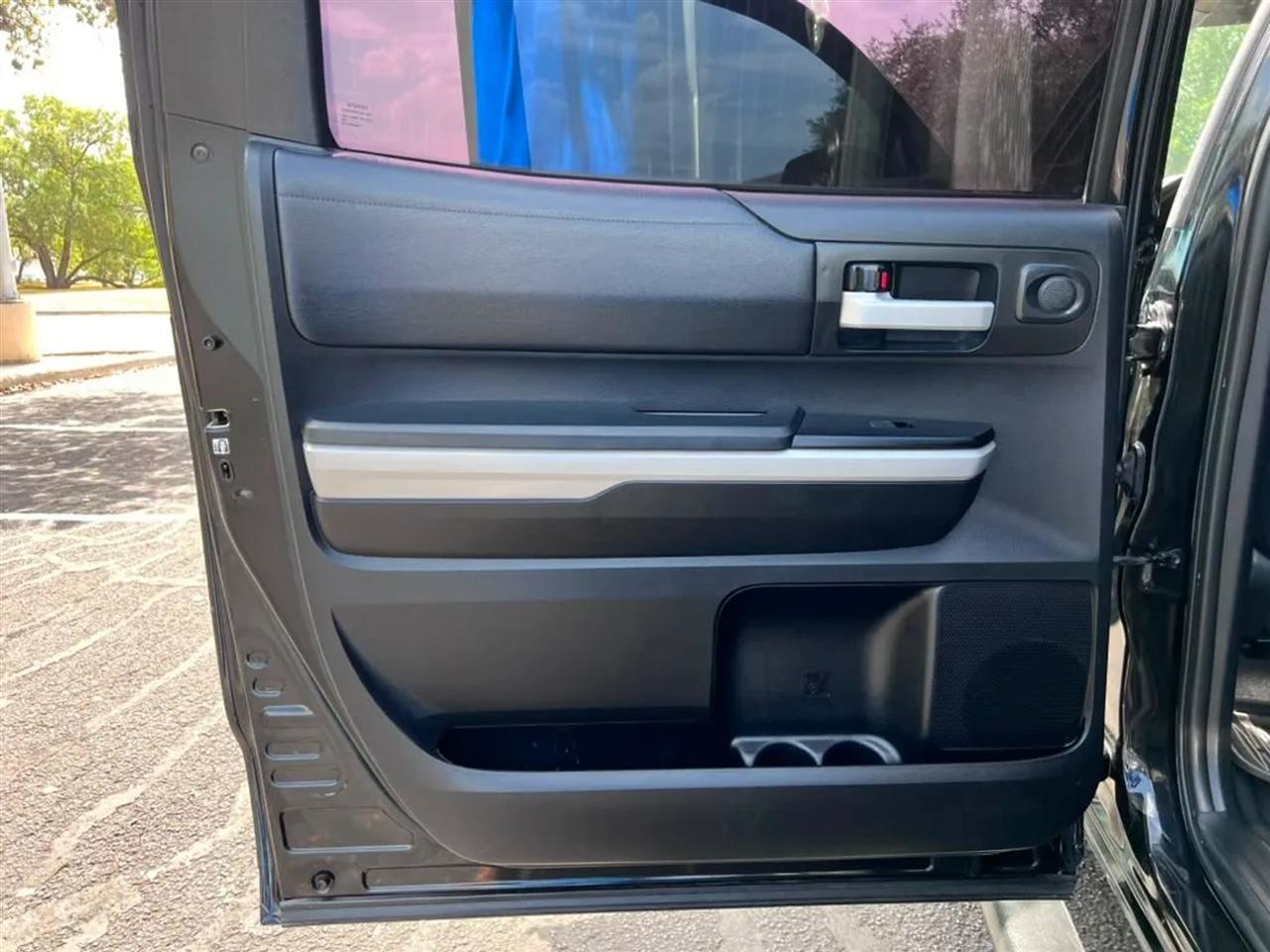 Toyota Tundra  2019