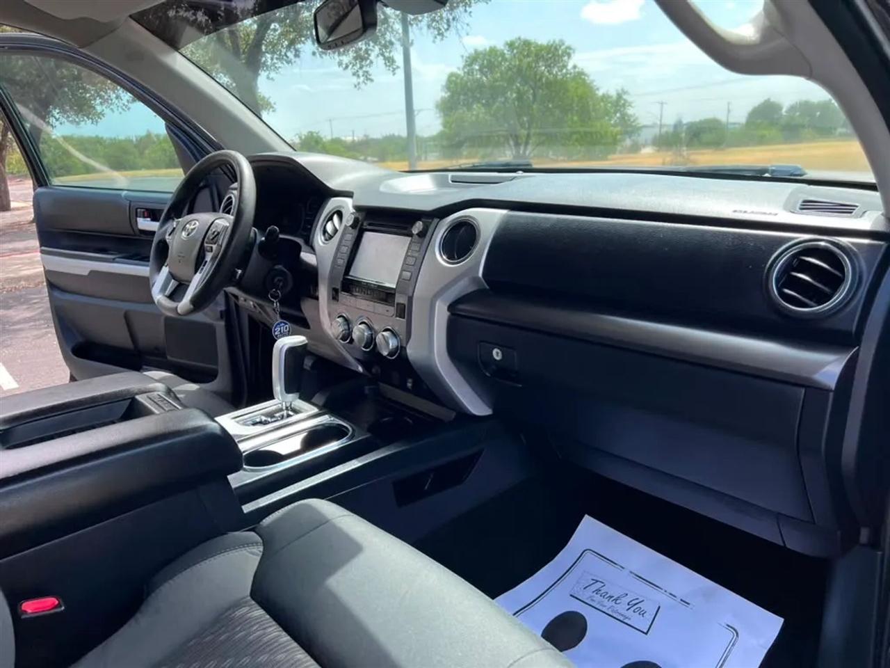 Toyota Tundra  2019
