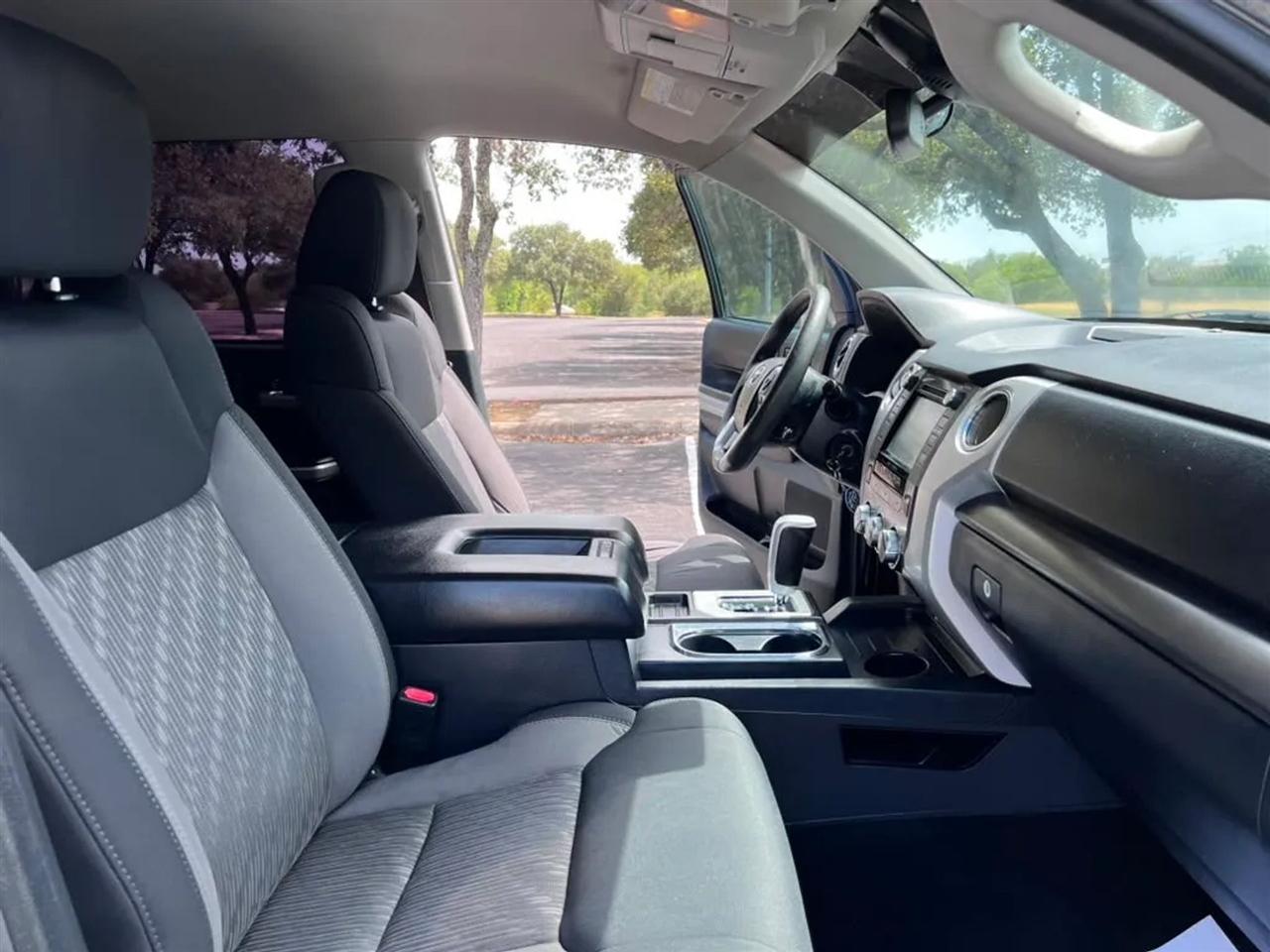 Toyota Tundra  2019