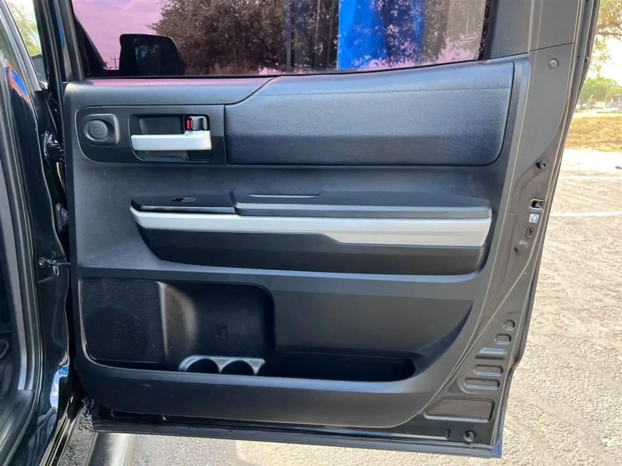 Toyota Tundra  2019