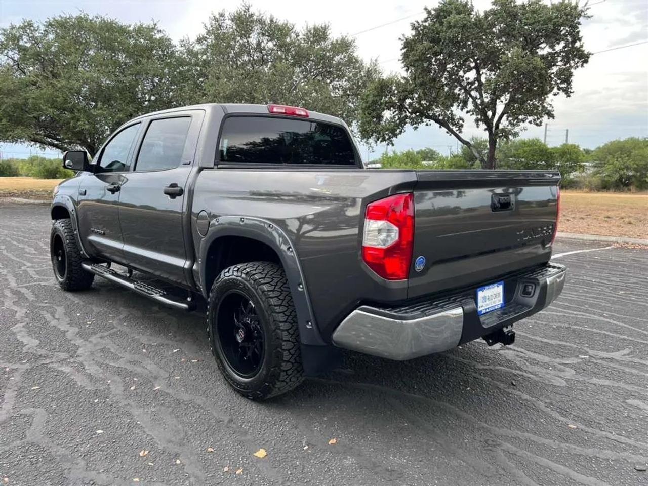 Toyota Tundra  2018