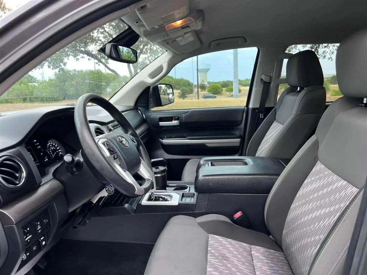 Toyota Tundra  2018