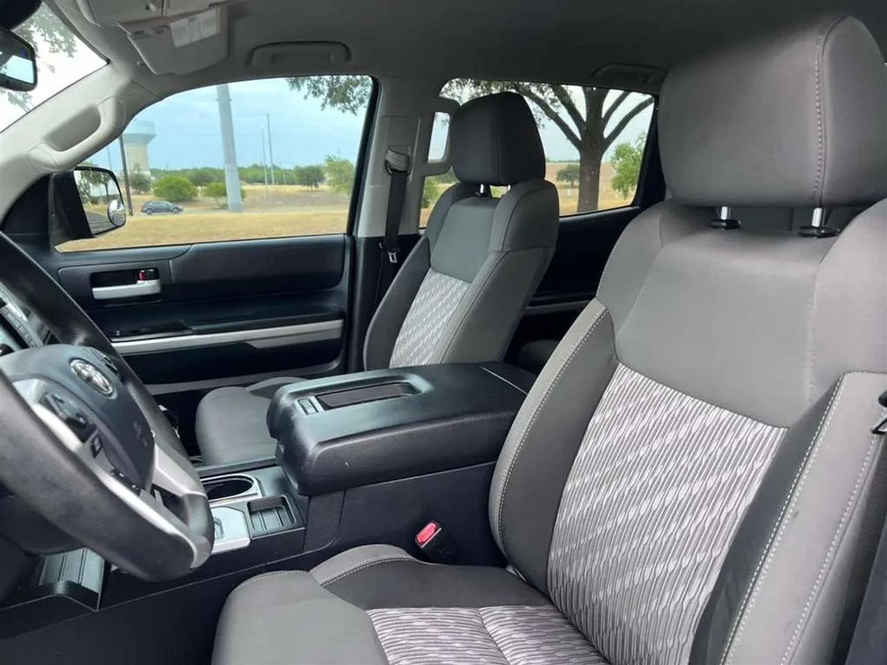 Toyota Tundra  2018