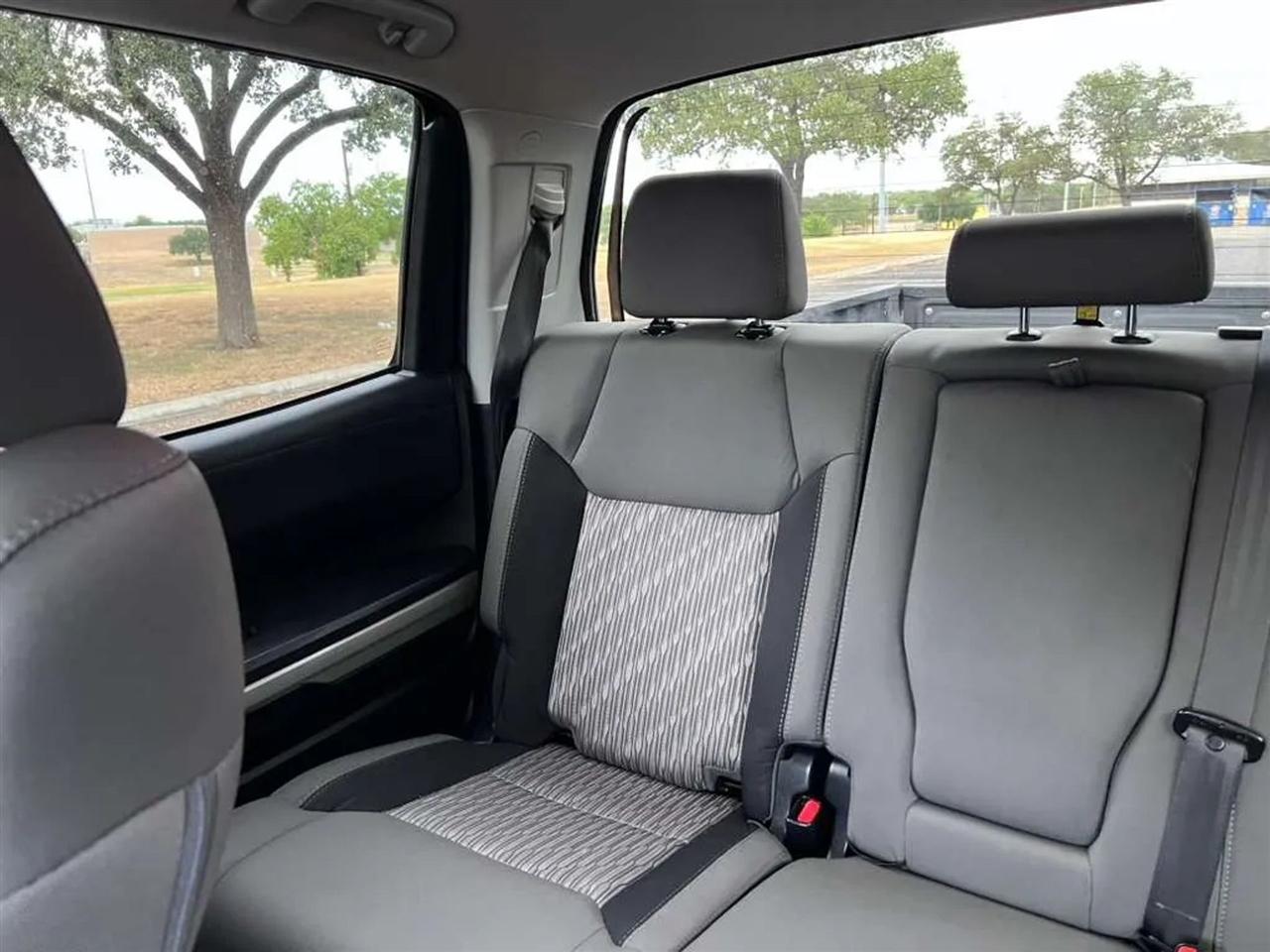 Toyota Tundra  2018