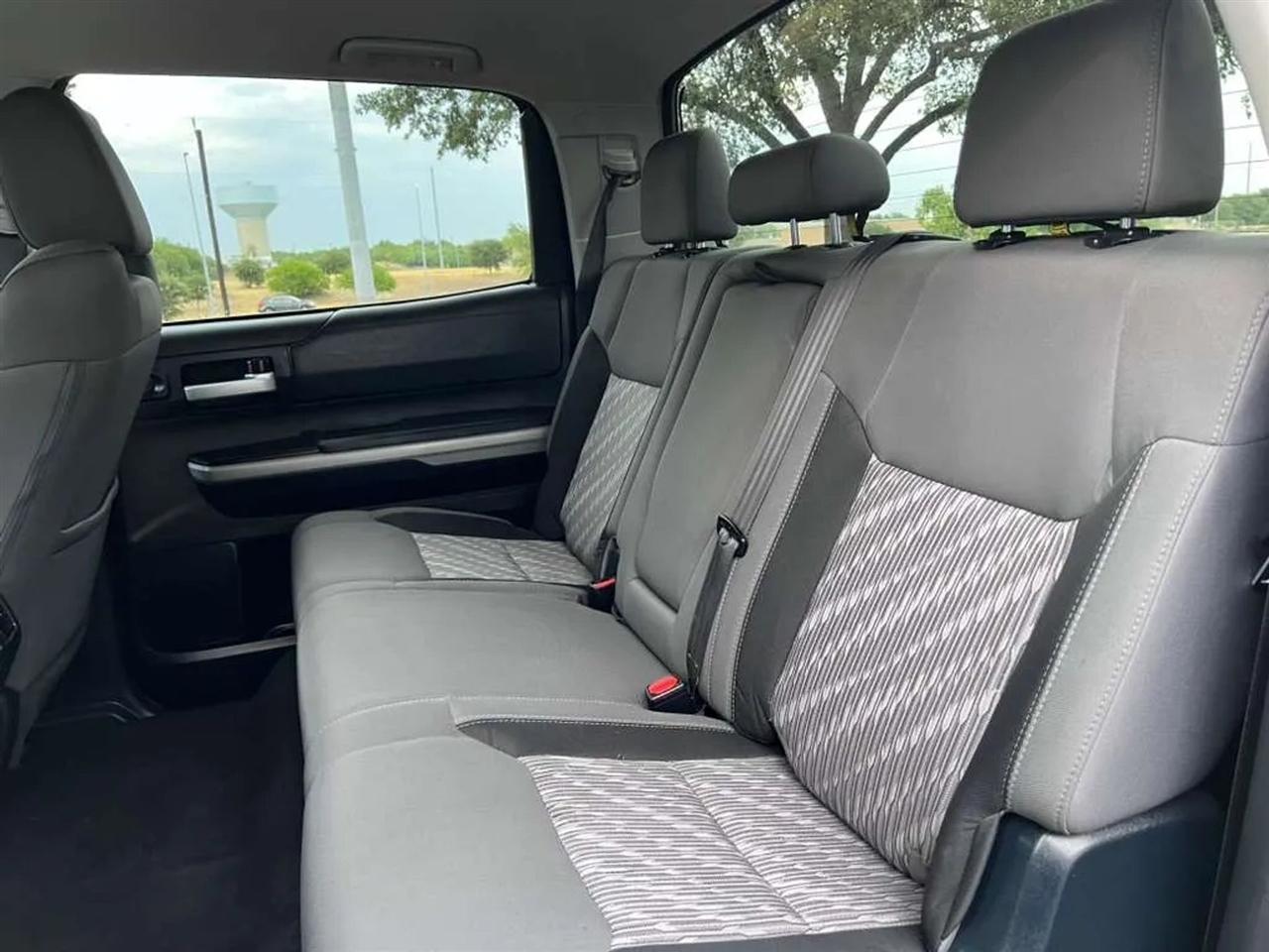 Toyota Tundra  2018
