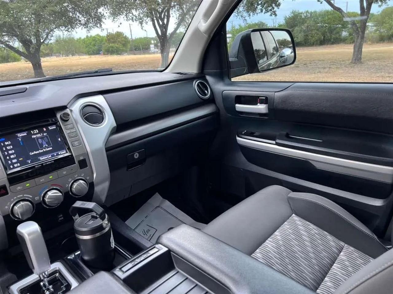 Toyota Tundra  2018