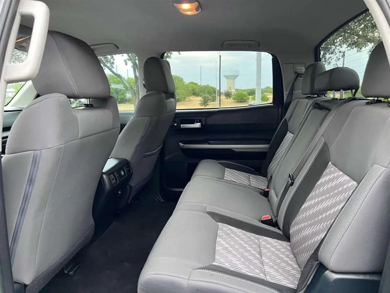 Toyota Tundra  2018