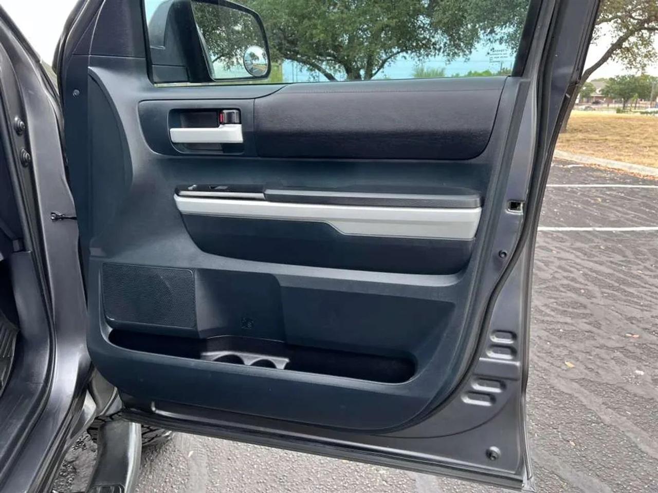 Toyota Tundra  2018