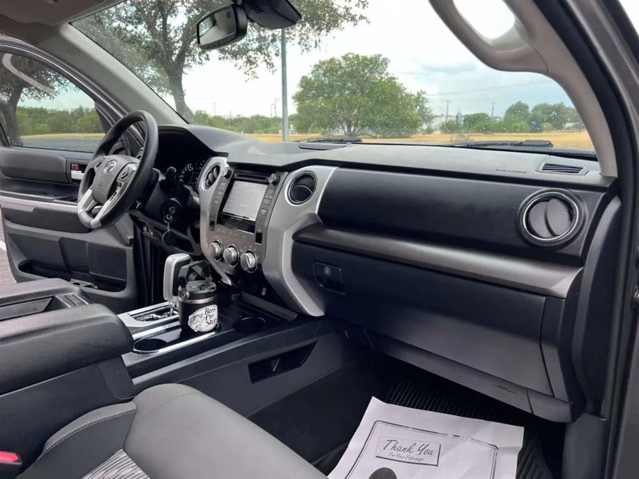 Toyota Tundra  2018