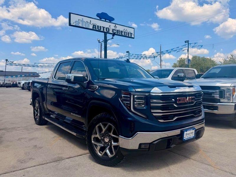 GMC Sierra 1500 SLT Crew Cab 4WD 2023