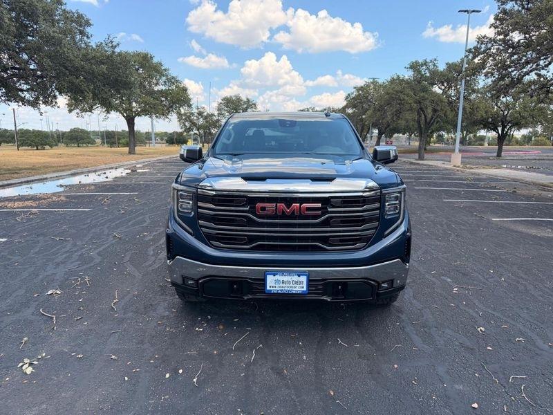 GMC Sierra 1500 SLT Crew Cab 4WD 2023