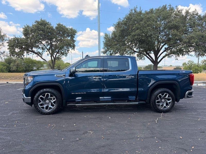 GMC Sierra 1500 SLT Crew Cab 4WD 2023