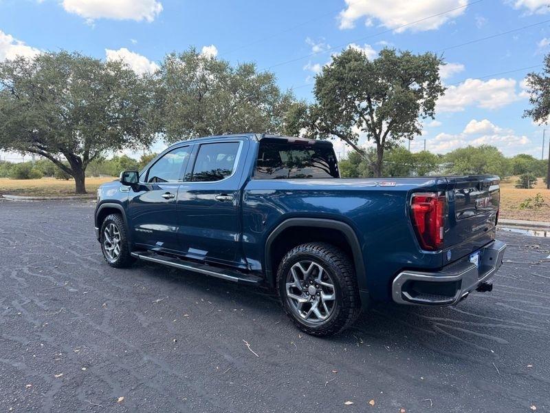 GMC Sierra 1500 SLT Crew Cab 4WD 2023