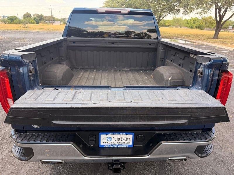 GMC Sierra 1500 SLT Crew Cab 4WD 2023