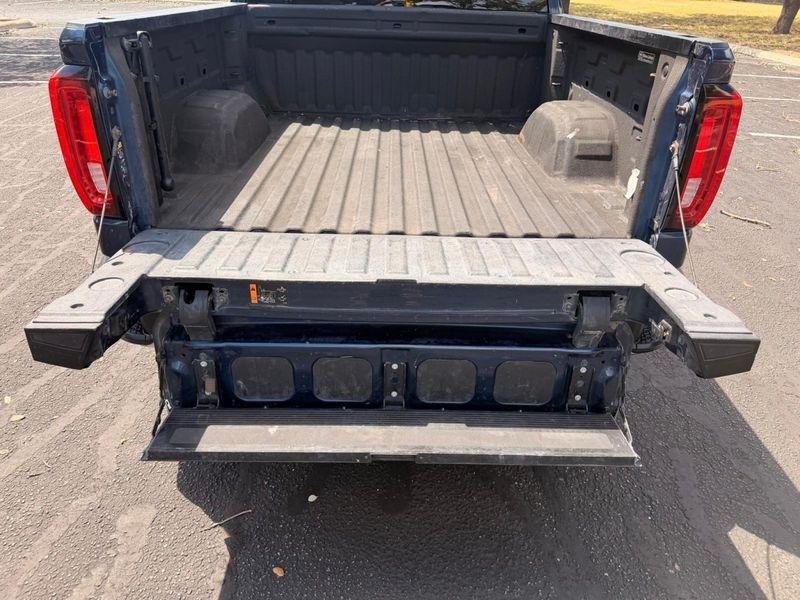 GMC Sierra 1500 SLT Crew Cab 4WD 2023