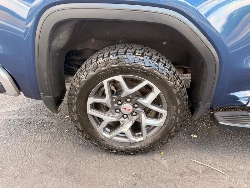 GMC Sierra 1500 SLT Crew Cab 4WD 2023