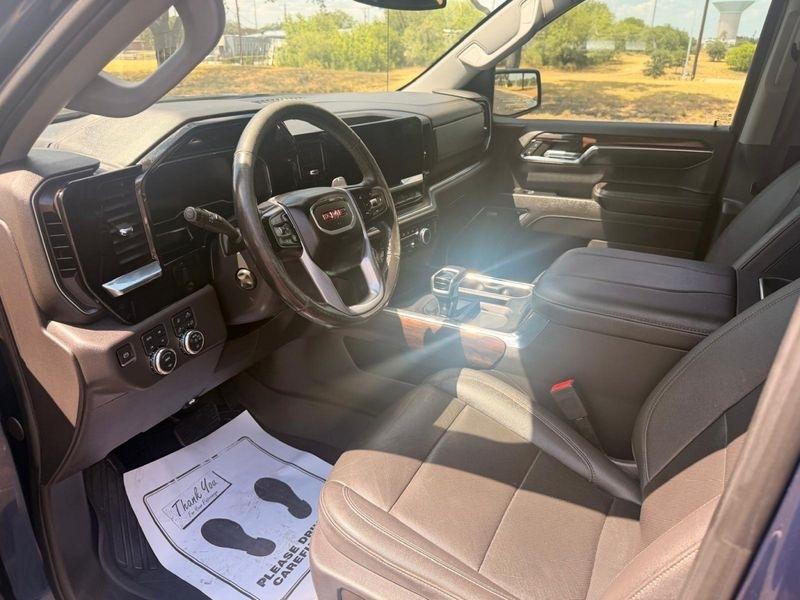 GMC Sierra 1500 SLT Crew Cab 4WD 2023