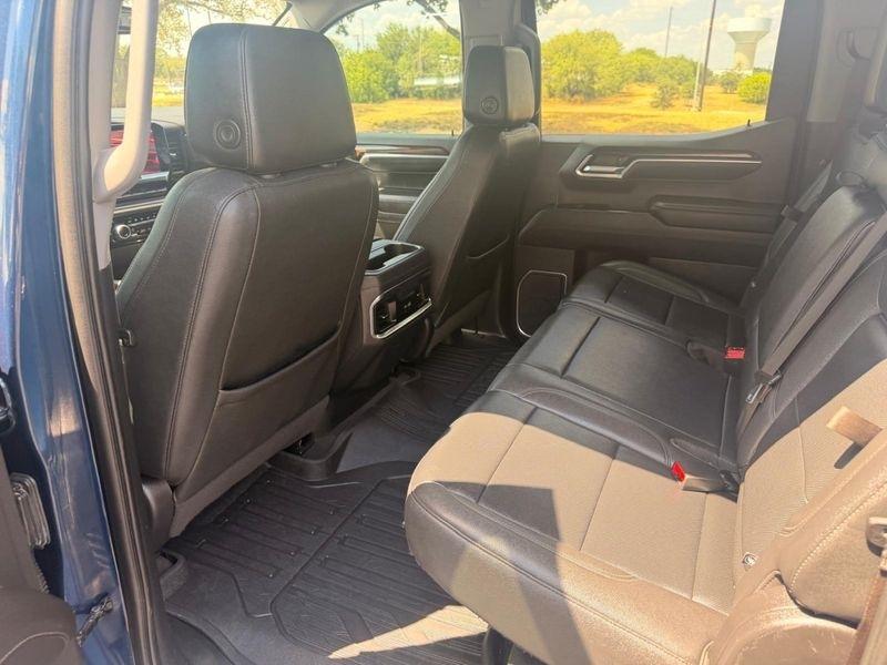 GMC Sierra 1500 SLT Crew Cab 4WD 2023
