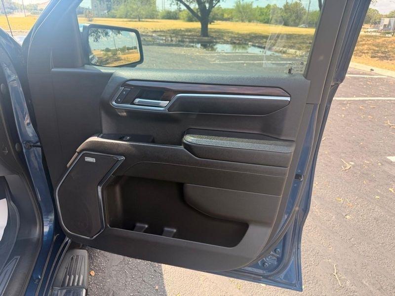 GMC Sierra 1500 SLT Crew Cab 4WD 2023