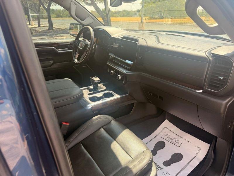 GMC Sierra 1500 SLT Crew Cab 4WD 2023