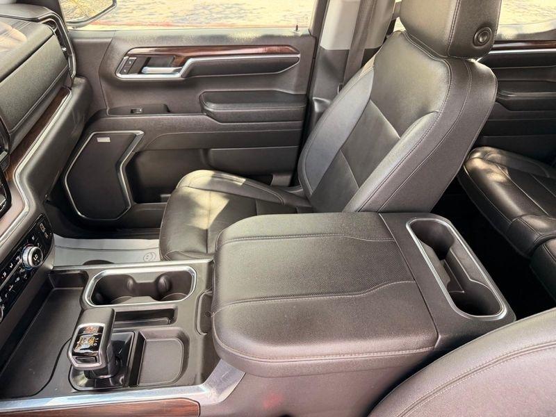 GMC Sierra 1500 SLT Crew Cab 4WD 2023