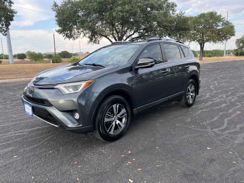 Toyota RAV4 XLE FWD 2018