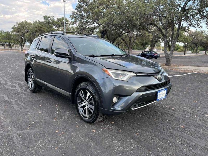 Toyota RAV4 XLE FWD 2018
