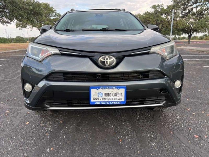 Toyota RAV4 XLE FWD 2018