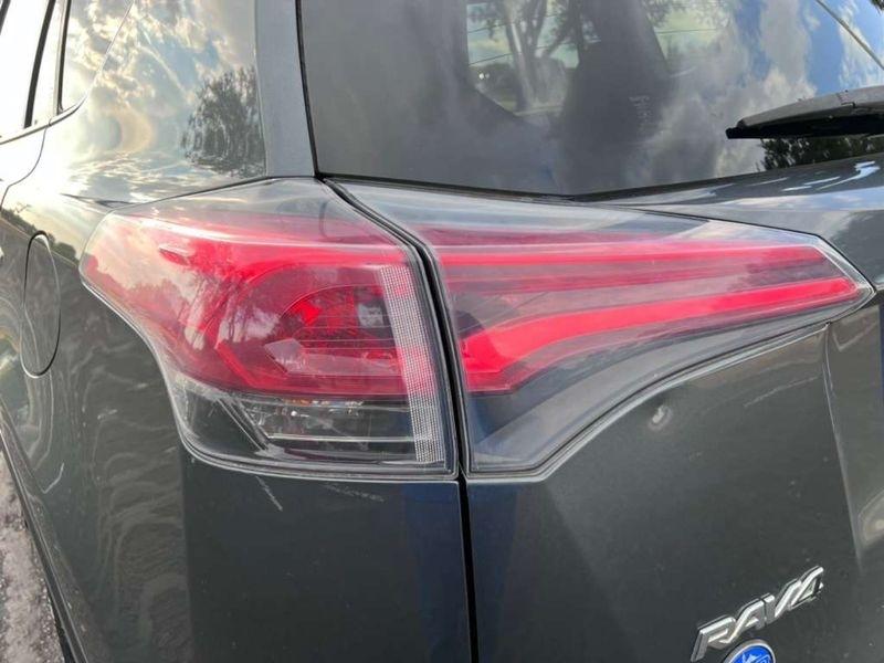 Toyota RAV4 XLE FWD 2018