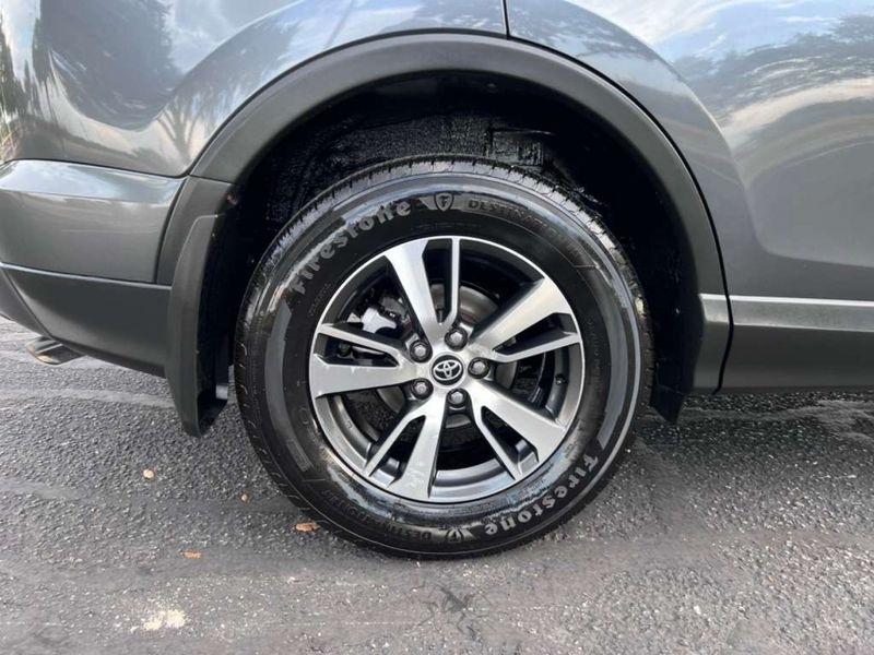 Toyota RAV4 XLE FWD 2018