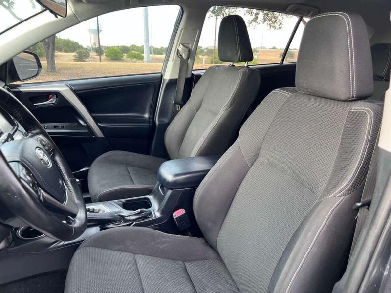 Toyota RAV4 XLE FWD 2018