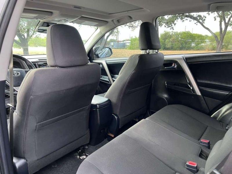 Toyota RAV4 XLE FWD 2018