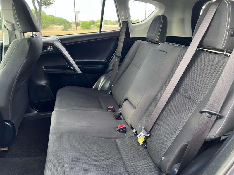 Toyota RAV4 XLE FWD 2018