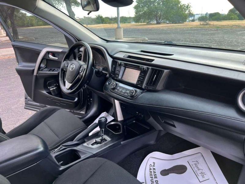 Toyota RAV4 XLE FWD 2018