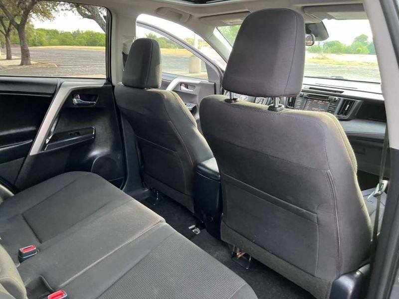 Toyota RAV4 XLE FWD 2018