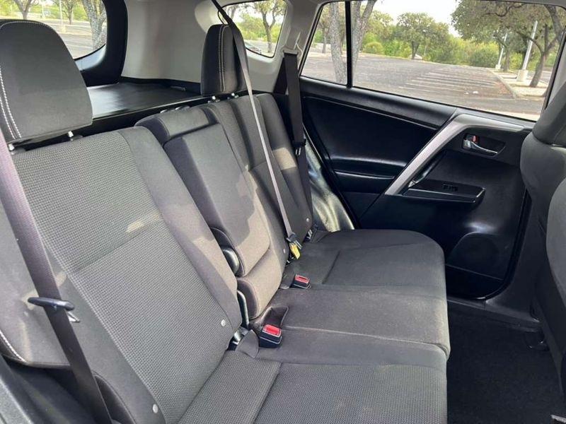 Toyota RAV4 XLE FWD 2018