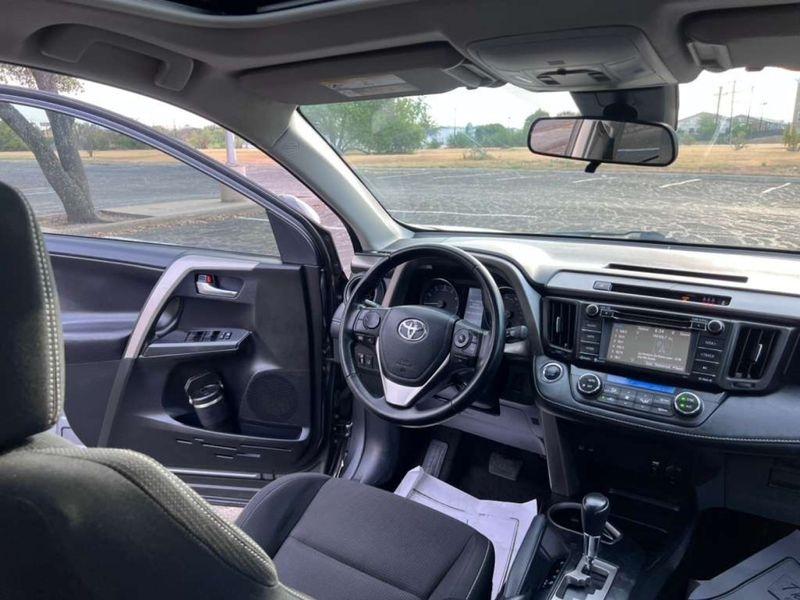 Toyota RAV4 XLE FWD 2018