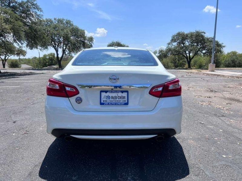 Nissan Altima 2.5 SV 2017