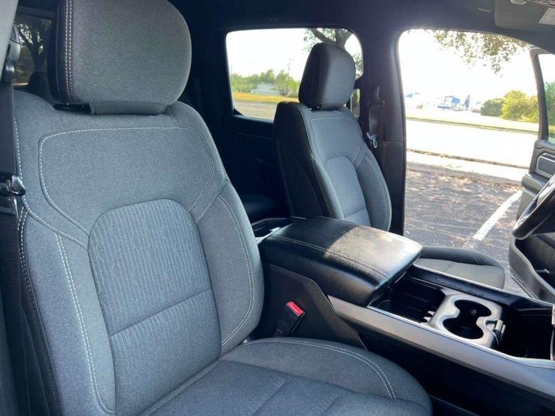 RAM 1500 Lone Star Crew Cab SB 2WD 2022