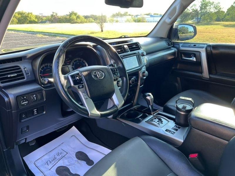 Toyota 4Runner SR5 2WD 2016