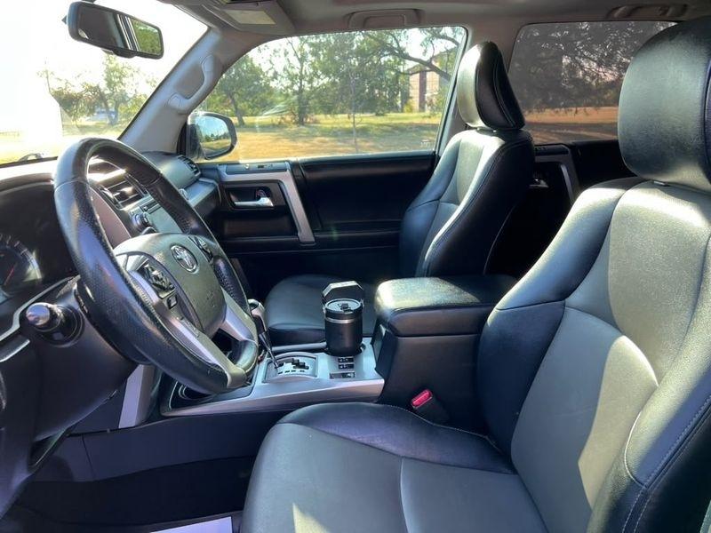 Toyota 4Runner SR5 2WD 2016