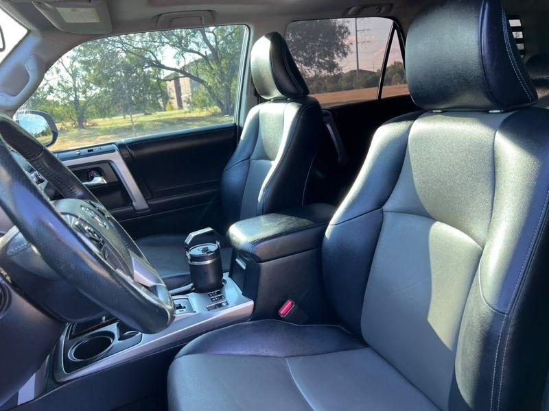Toyota 4Runner SR5 2WD 2016