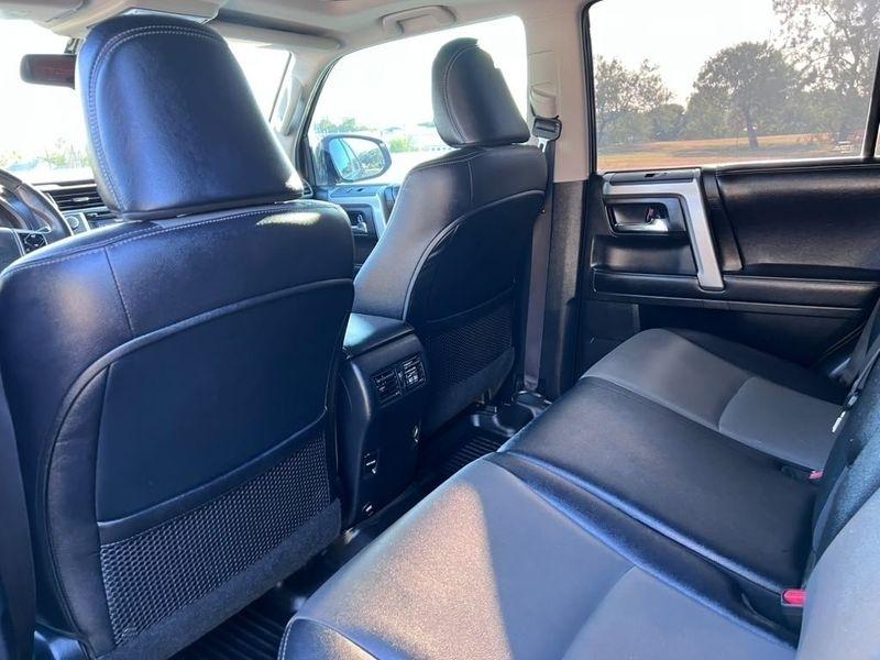 Toyota 4Runner SR5 2WD 2016